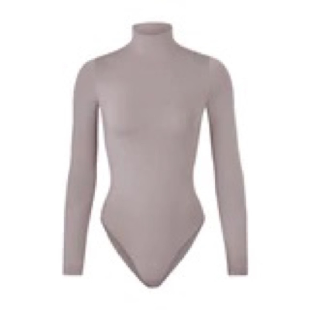ESSENTIAL MOCK NECK LONG SLEEVE BODYSUIT IN SMOKE